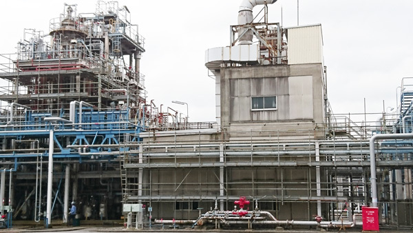 画像：プラント内足場架設_その2